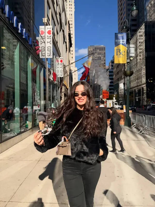 Türkiye güzeli Cemrenaz Turhan Amazon Film Stüdyoları'nda işe girdi